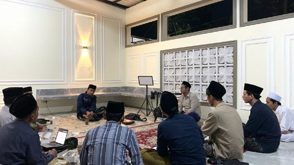 Tim Turats Tebuireng Terima Kunjungan dari Lirboyo, Berbagi Pengalaman Kelola Manuskrip